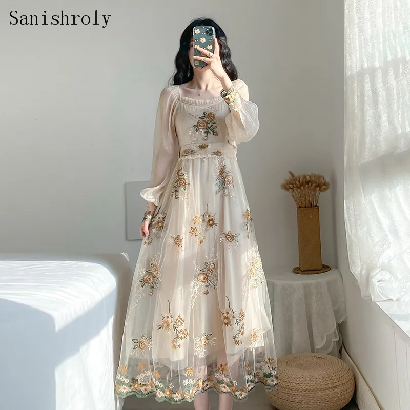 

2021 Vintage Flowers Embroidery Mesh Dress Women Square Collar Lantern Sleeve Lace Dresses Ladies Long Large Hem Party Vestidos