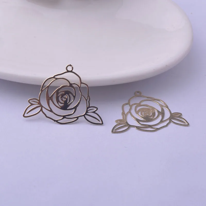 50 Stück AC11619 24*30mm Filigrane Ausgehöhlte Rosenblüten-Anhänger Ohrring-Verbinder – Detail 5