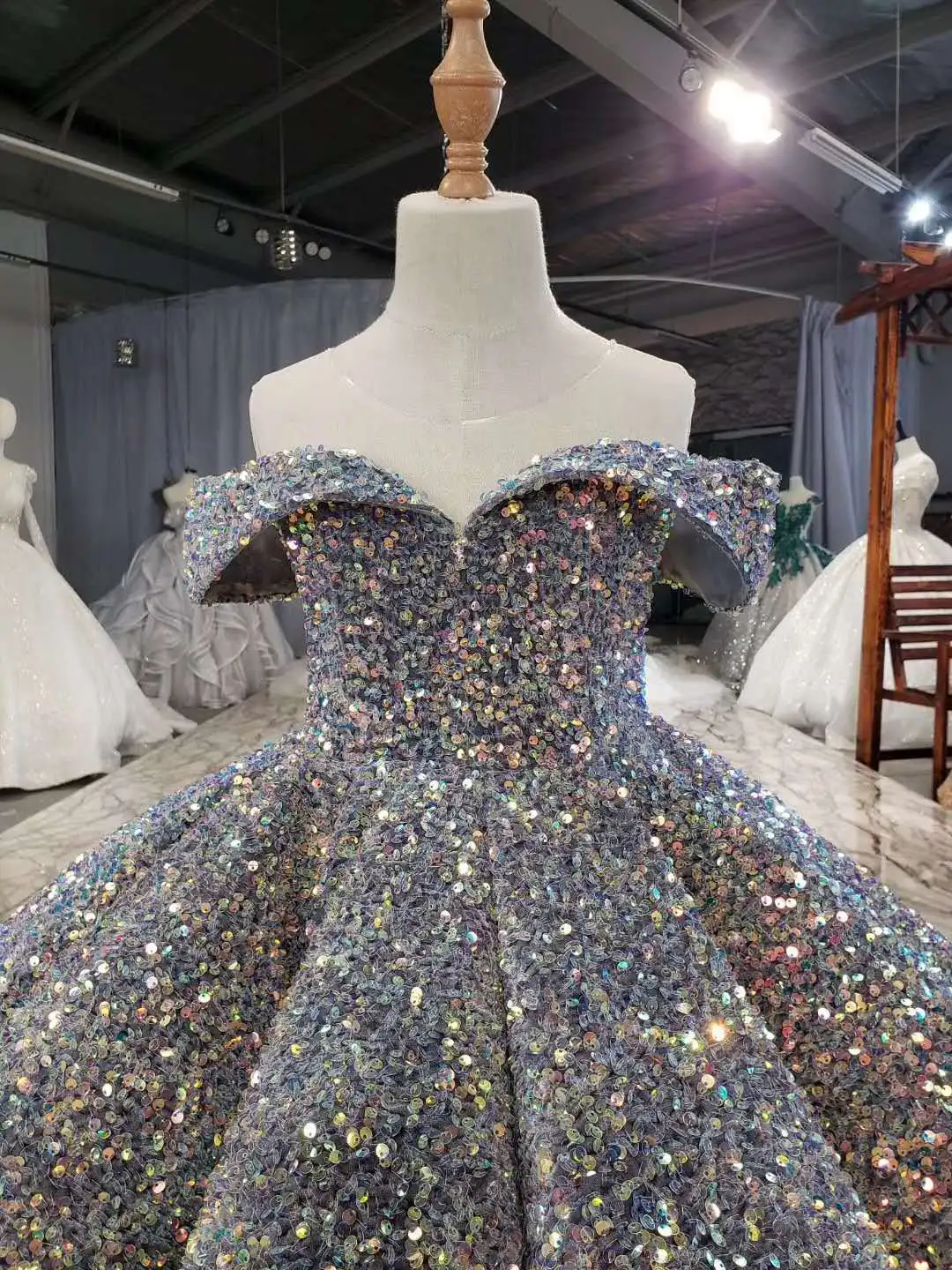 สีสัน Sequined Ball Gown หญิงดอกไม้ปิดไหล่แขนสั้น Glitter Sparkly Sequins เด็กประกวดชุดวันเกิด