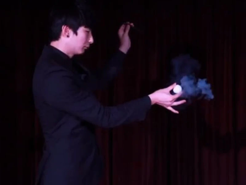 Smoke Tube Magic Tricks Magia Smoke Bubble Device Magician Stage Classic Toys Illusion Gimmick Prop Funny Mentalism