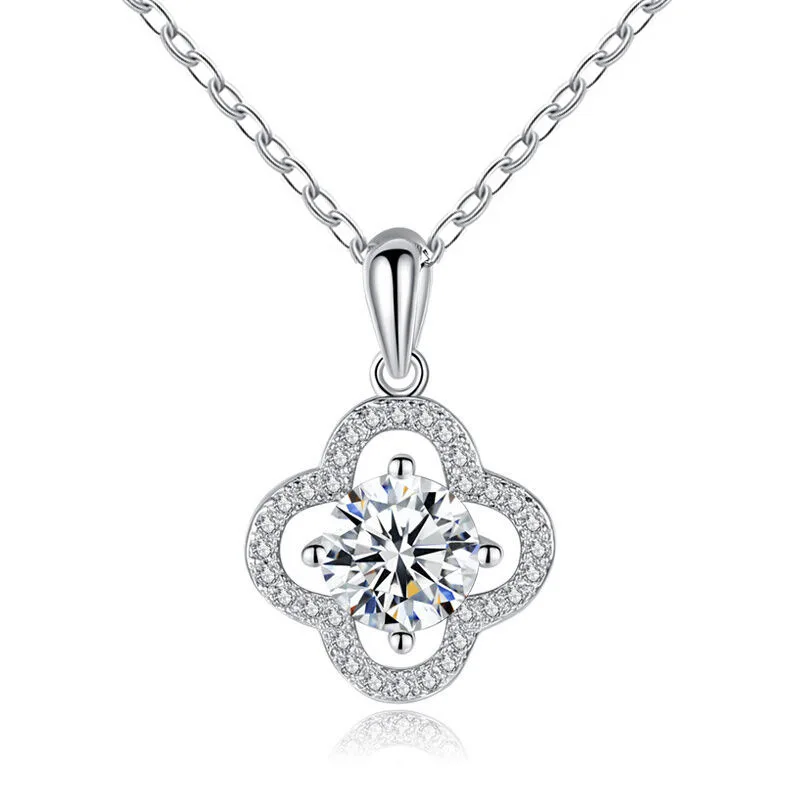 

925 Sterling Silver 2 Carat Moissanite Pendant Four Leaf Clover Clavicle Necklace Women Fashion Gift