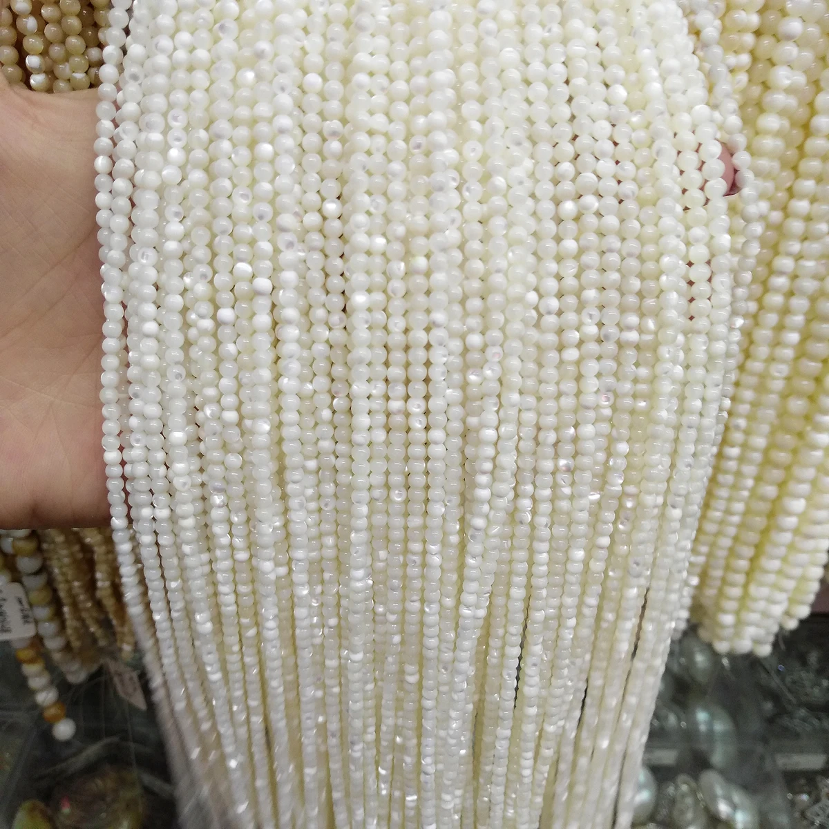 Wholesale Natural Shell Beads white Round Stone Bead for Jewelry Making DIY Bracelet Necklace stone Strand 15.5\'\' spot