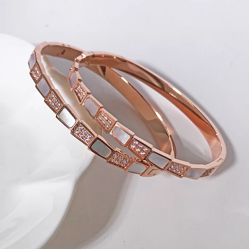 

2021 316 L Titanium Steel White Shell With Diamond Snake Bone Bangle Temperament Luxury 18 K Rose Gold Color Bracelet Not Fade