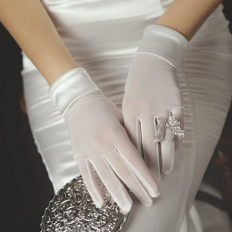 Simple Women Short Wedding Bridal Gloves Smooth Satin Tulle White Black Brides Bridesmaid Finger Gloves WG019