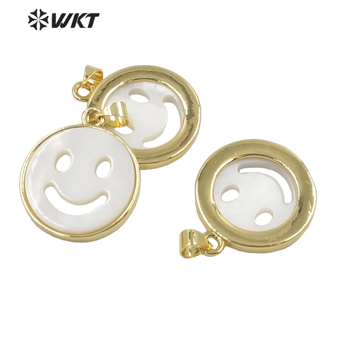 

WT-JP288 WKT Specially Designed Smile Face Gold Plated Charms Noble Mother Pearl Round Pendant Jewelry For Necklace Earrings