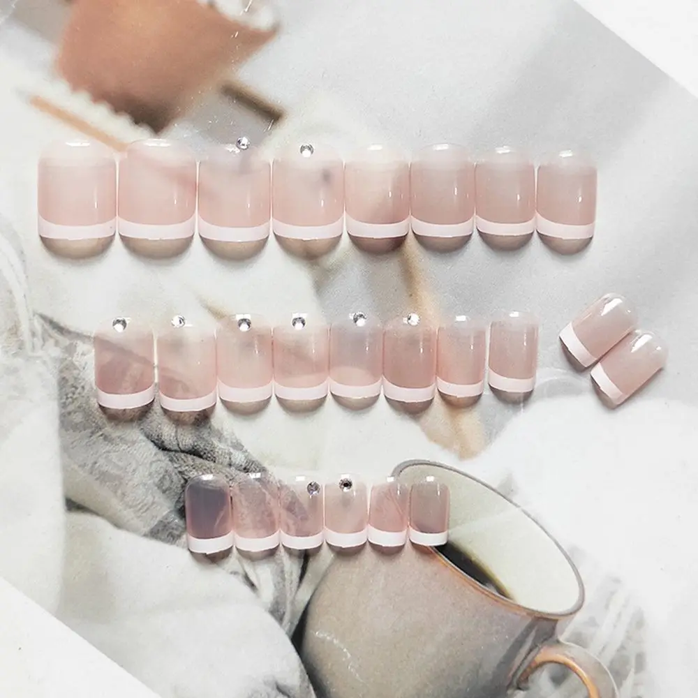 เล็บปลอมสีขาว 24 ชิ้น/กล่อง สำหรับทำเล็บ ปลายเล็บทรงเหลี่ยมแบบฝรั่งเศส เล็บปลอมแบบสวมใส่ได้
