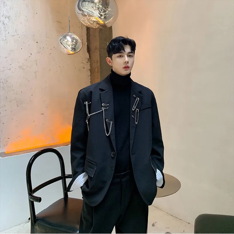 Autumn Vintage Personality Suit Coat Mens Fashion Chain Brooch Black Blazers Casual Loose Fit Male Suit Jackets Elegant Blazer