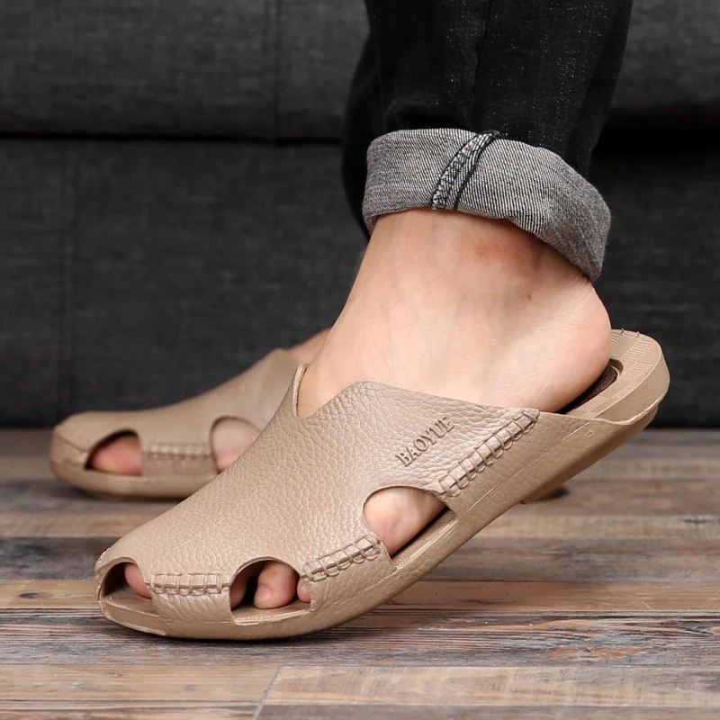 2022 New Porous Shoes Men Home Soft Slippers Anti-slip Outer Wear Slippers Men Casual Sandals Peep Toe Sandals Beach Sandals