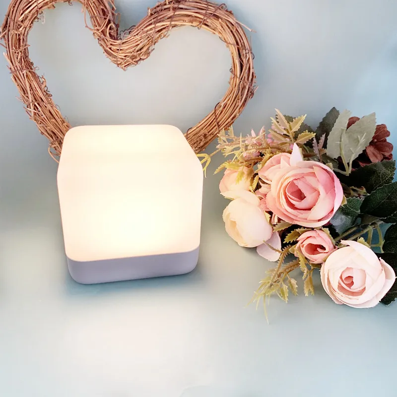 Luci notturne a LED ricaricabili tramite USB 4 modalità di temporizzazione 2 intensità di luce On and Off Lampade da tavolo a cubo portatili per la decorazione della casa