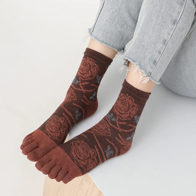 Gute Qualität Kaninchen Haar Frauen Kurze Socken Mit Zehen Blumen Harajuku Fünf Finger Socken Weben Mode Solide Neuheit Heißer Verkauf