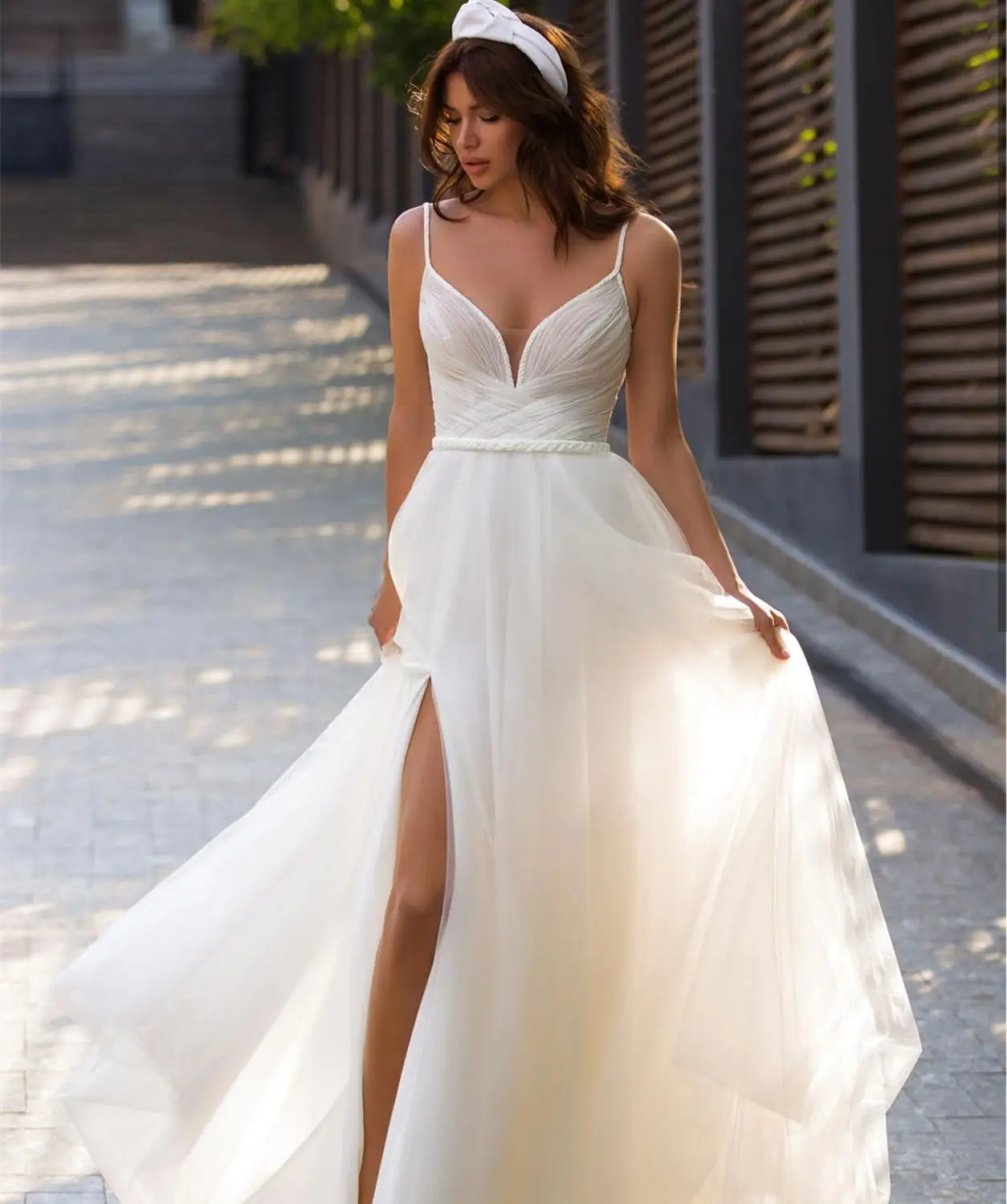 Prachtige Sweetheart A-lijn Spaghetti Strap Side Slit Mouwloze Bruidsjurken Hoge Kwaliteit Robe De Mariee Backless Plooi Graceful