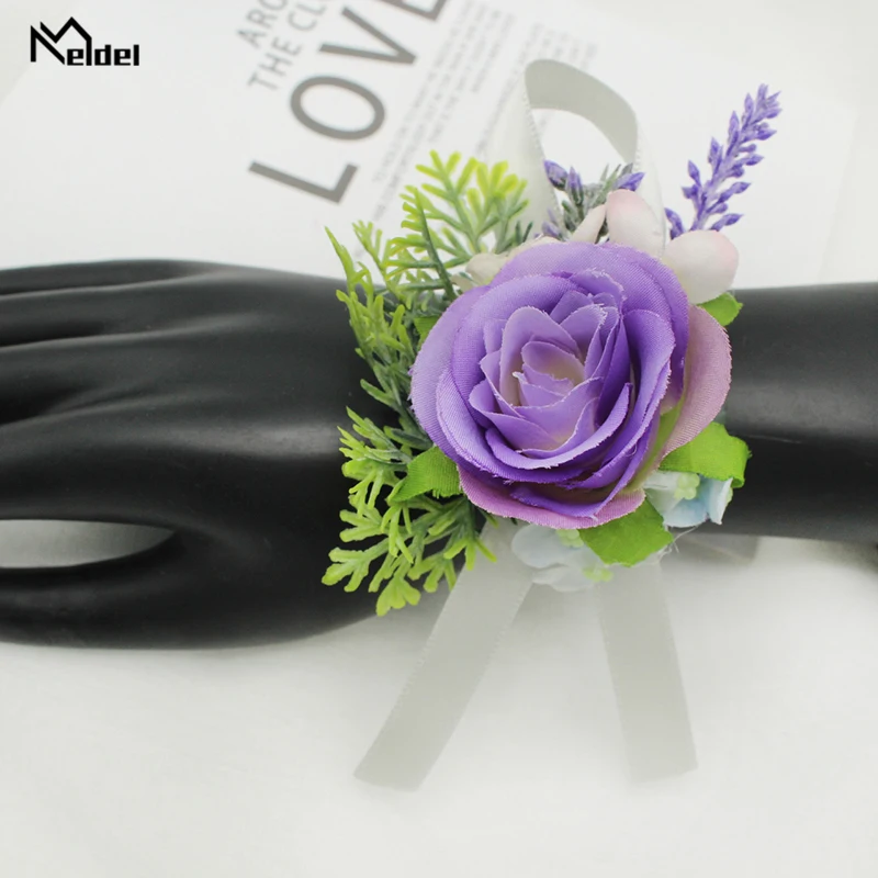 Meldel Boutonniere และ Corsage ข้อมือ Corsage ผู้ชาย Boutonniere เจ้าสาวสร้อยข้อมืองานแต่งงานประดิษฐ์ดอกไม้สีชมพูสีม่วง Rose