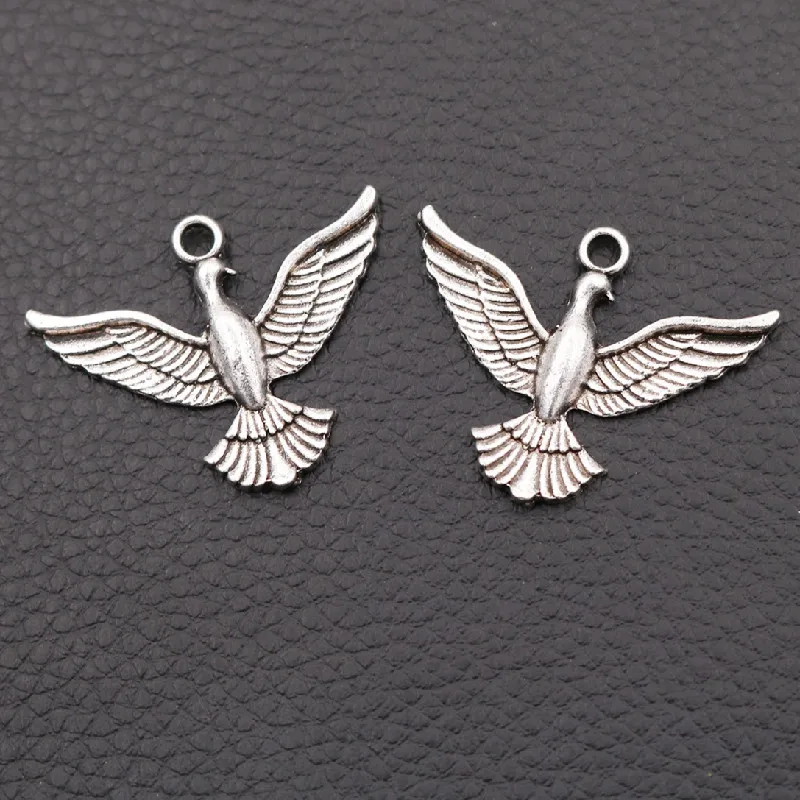 8pcs Silver Color Plated Raptor Charms Eagle Pendant Necklace Bracelet DIY Metal Jewelry Handmade Findings 33 * 28mm A2080