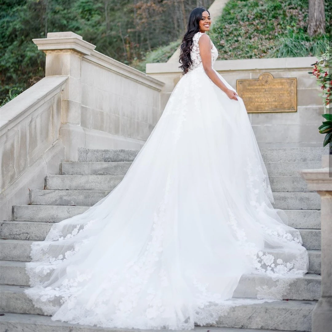 Precioso vestido De novia De línea a para mujer, vestido De novia Vintage con cuello en V, Apliques De encaje, lentejuelas, botón, tren De barrido