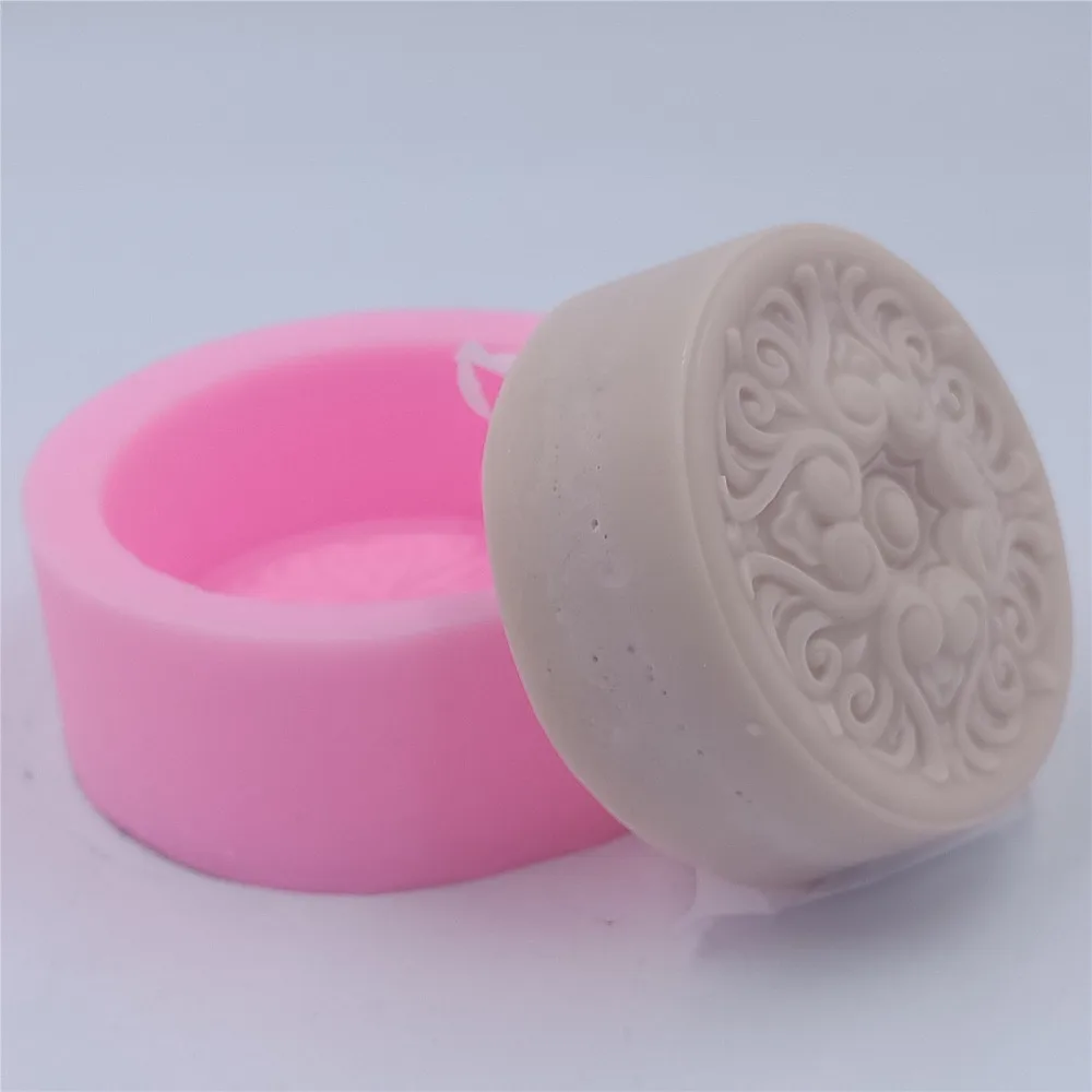 Handmade Round Flower Soap Molds Classic Chinoiserie Silicone Soap Mold Candle Wax Molds Silicone Molds for Natural Soap