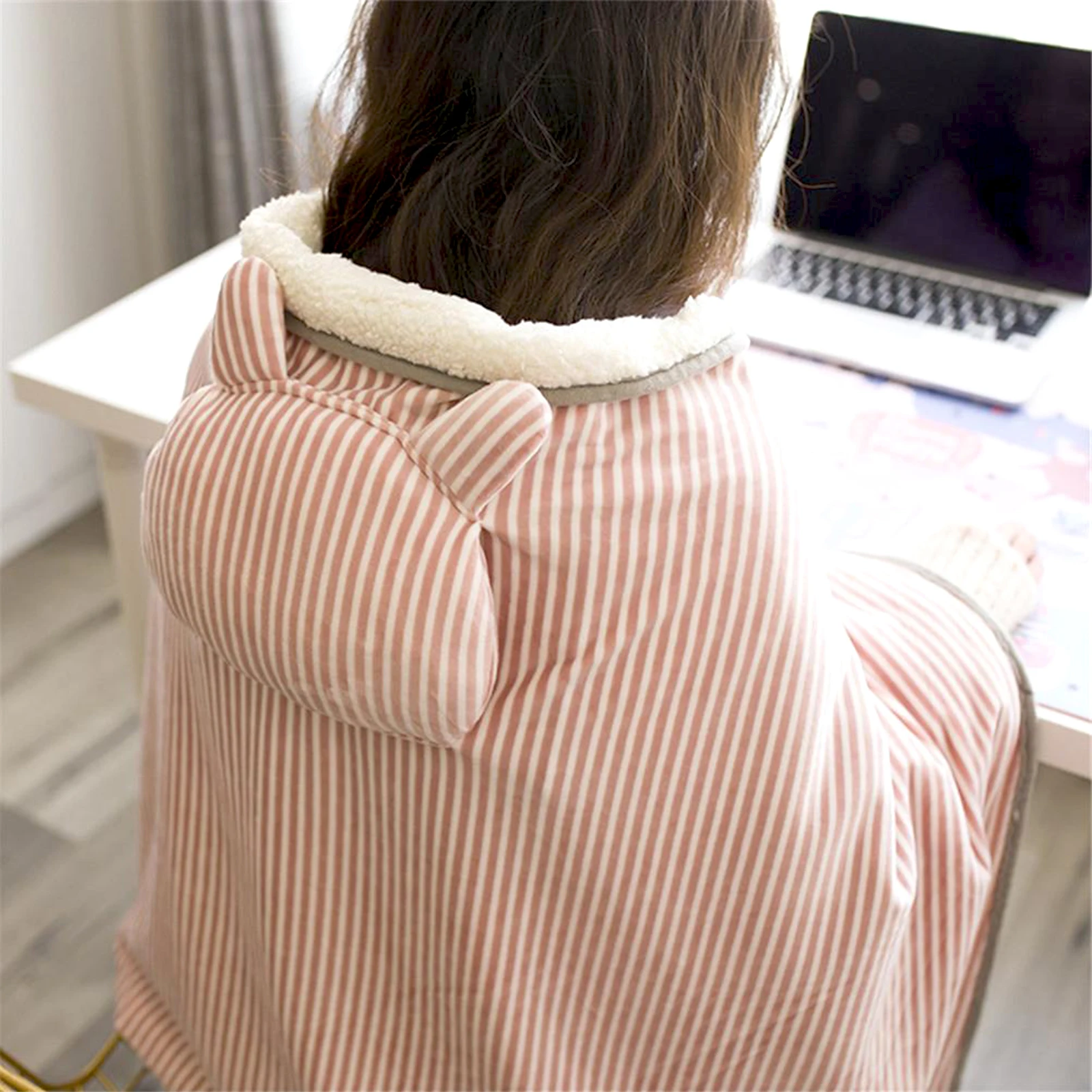 Warm Wireless USB Electric Blanket Cordless Heated Shawl Washable Warm Knee Pads Portable Heated Blanket Throw for Travel Office