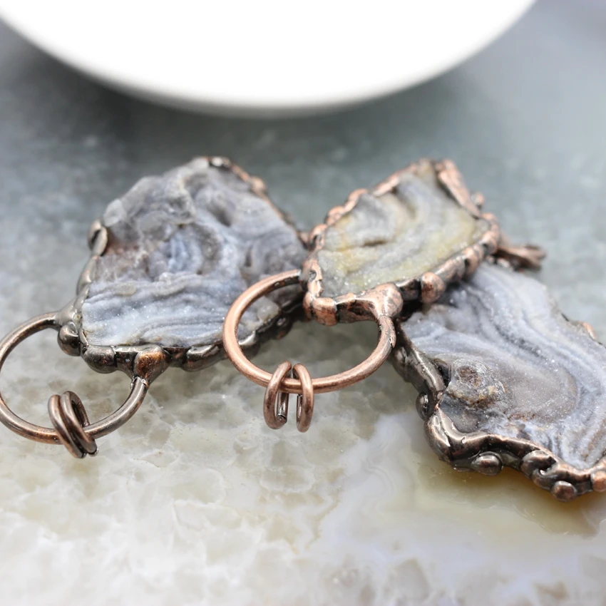Irregular Natural Rock Agates Slice Antique Brass Style Hoop Pendant,Galaxy Druzy Slab Vintage Necklace Charms Healing Jewelry
