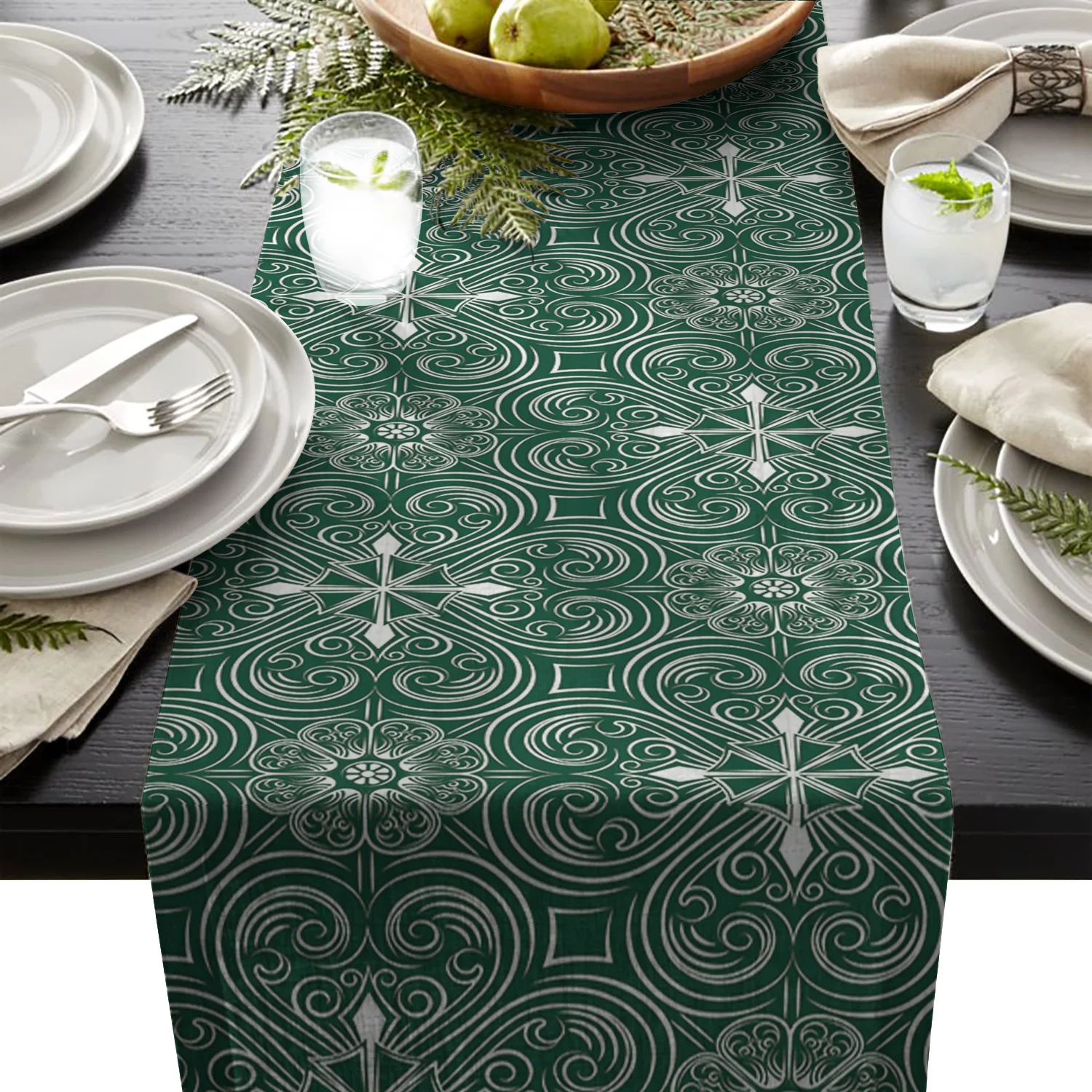 

St. Patrick'S Day Retro Abstract Pattern Green Table Runner Modern Table Mat Coaster Decoration For Home Wedding Party