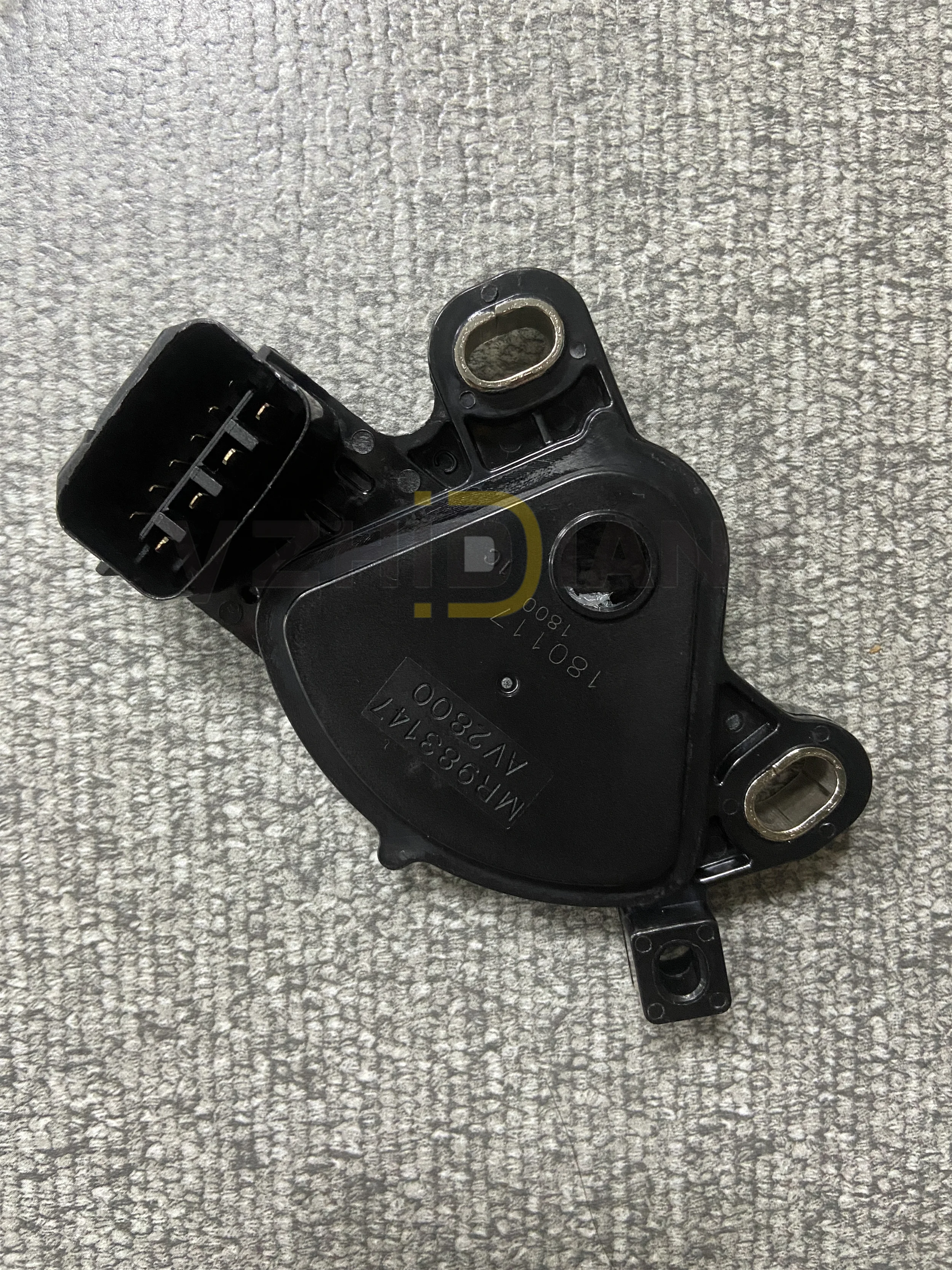 1x Automotive Automatic Transmission Gear Switch for Mitsubishi- Colt LANCER- CLASSIC- GALANT- ECLIPSE- MR983147 AV2800 5