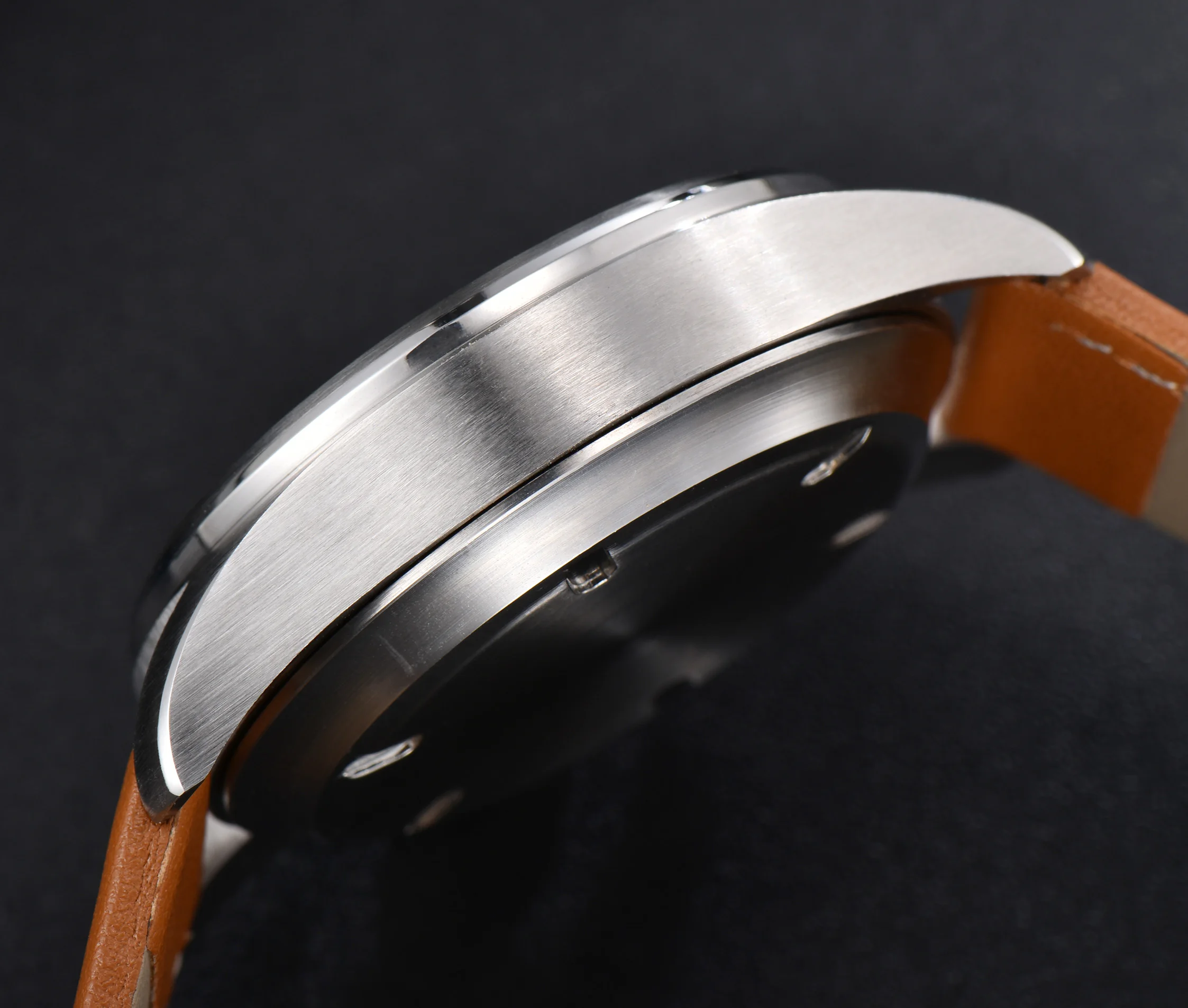 PARNIS Quartz Men Watch Chronograph Date Week Function Round Case Leather Band