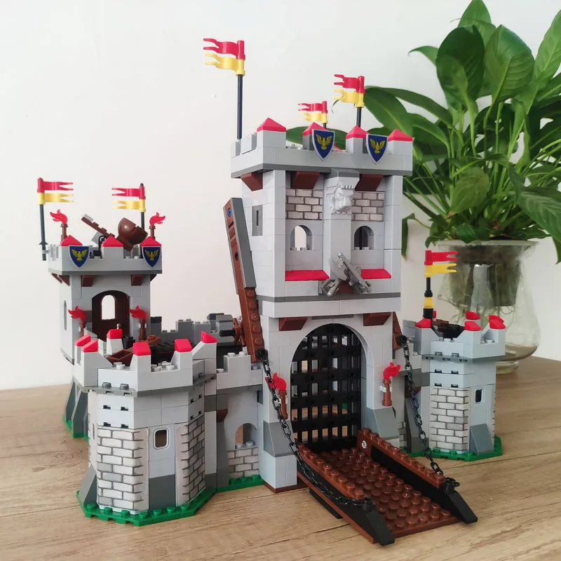 Mittelalterlichen Ritter Burg Serie Gebäude Block Königreiche Militär Satz Kinder DIY Pädagogisches Modell Bricks Spielzeug Für Kinder Geschenk