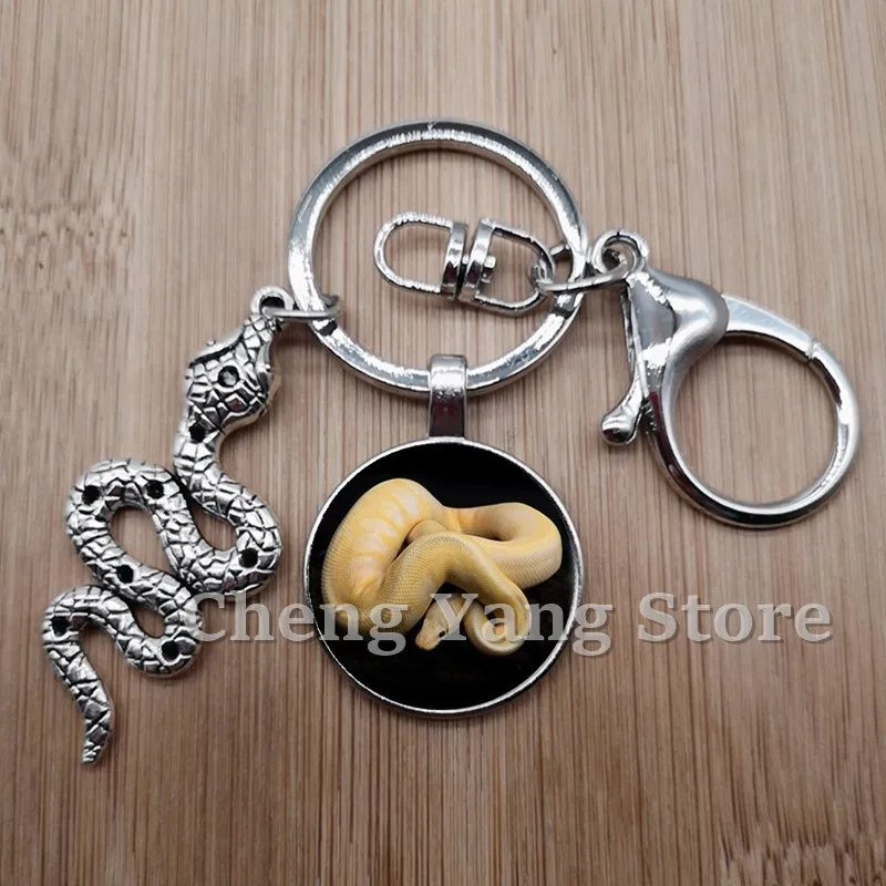 New Fashion Snake Cobra Pendant Round Glass Keychain Jewelry Gift DIY Keychain