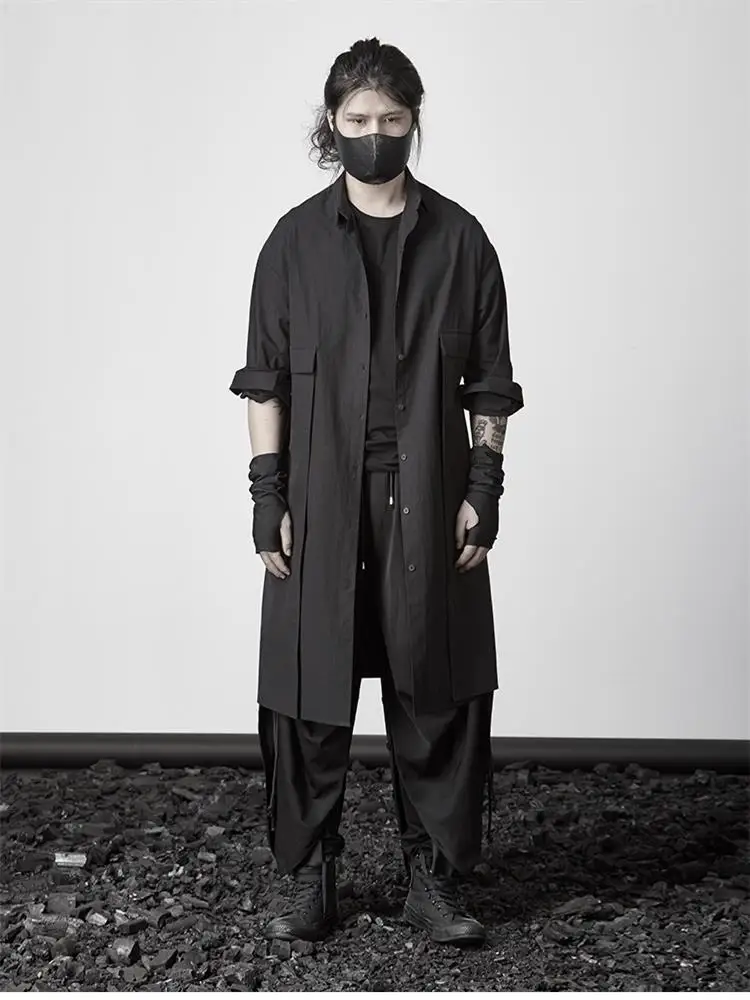 

Japanese dark black robe men's personality cloak with slits design nightclub trend loose big shirt
