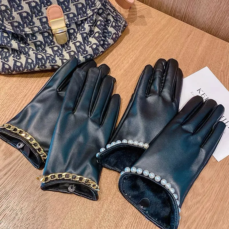 Winter Women's PU Leather Gloves Metal Chain Skull Motorcycle Biker Elegant Pearl Touch Screen Mittens Female guantes