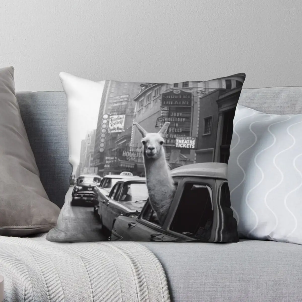 

New York Llama Pillowcase Polyester Linen Velvet Printed Zip Decorative Pillow Case Home Cushion Cover