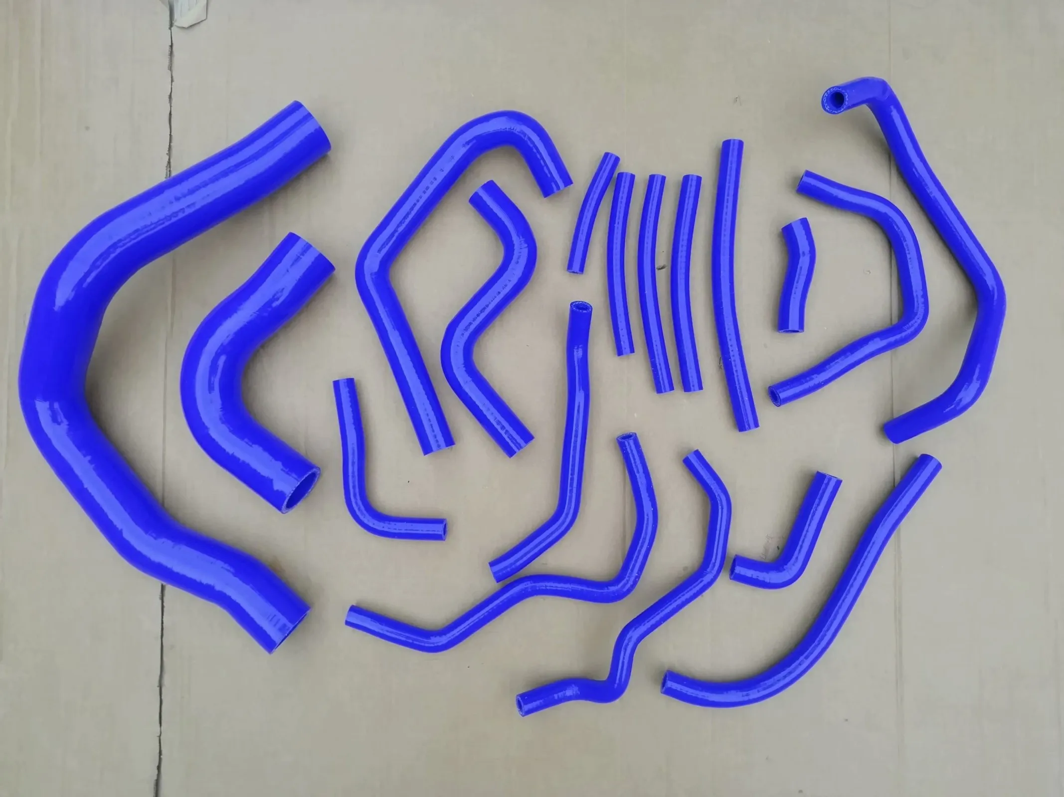 

Radiator Coolant Hose For Mitsubishi Pajero Montero V45 V45W 6G74 DOHC 3500 Long Wagon GRXML7M MB890985 MR127894