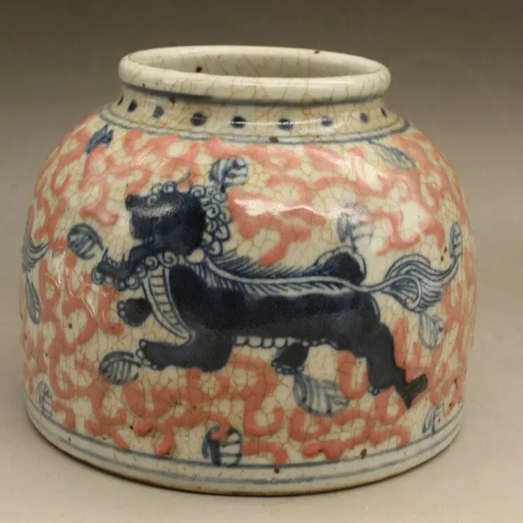 

The ancient Chinese kylin grain of blue and white porcelain jar.
