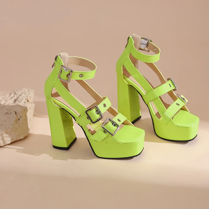 المتضخم ثلاثة صف مشبك معدني الشمبانيا الذهب براءات الاختراع والجلود اللمحة تو أحذية فائقة عالية كعب سميك منصة الصنادل النسائية