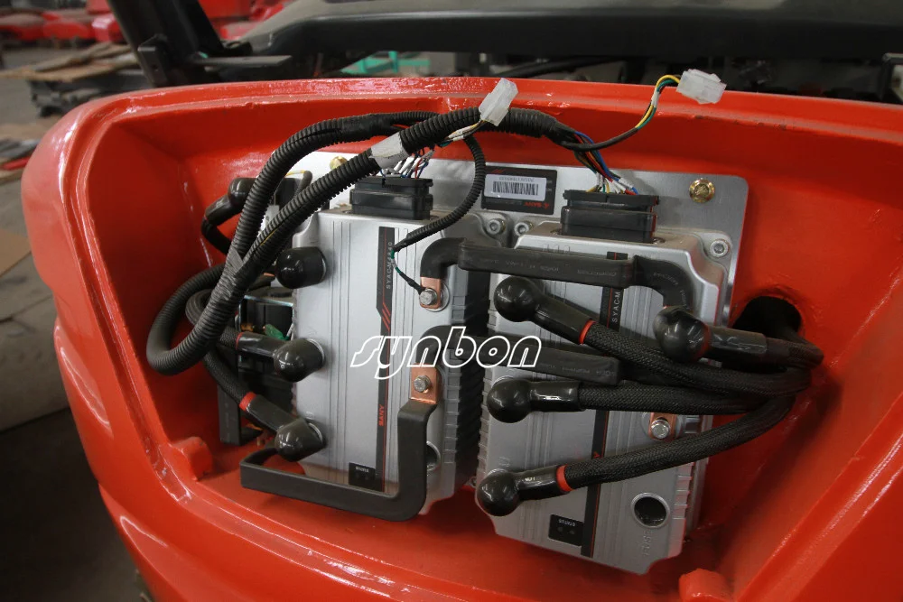 High Quality Stacker Trucks Hydraulic Electric Forklift 2Ton Four Wheels SYNBON Machine