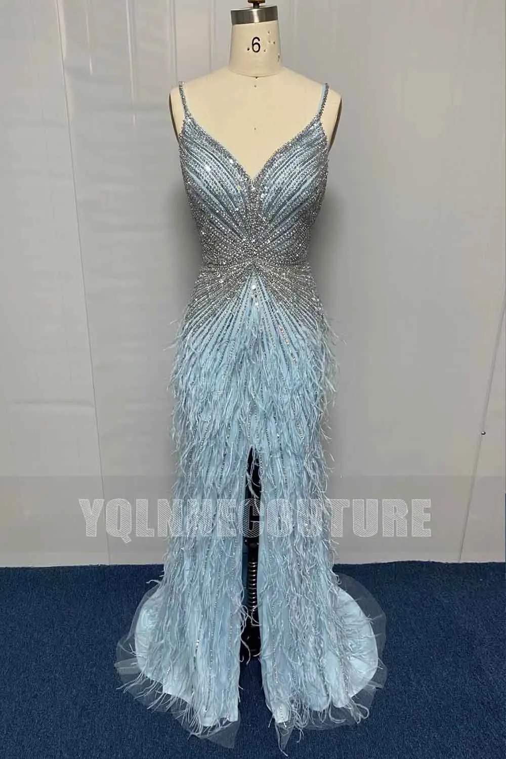 Luxury Ivory Feathers Evening Dresses For Pageant Straps Long Beige Tulle Diamonds Beaded Mermaid Party Gown Competition Women