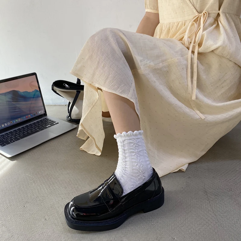 Flat Black Shoes For Women All-Match Female Footwear British Style Oxfords Loafers With Fur Square Toe Casual Sneaker New Dress