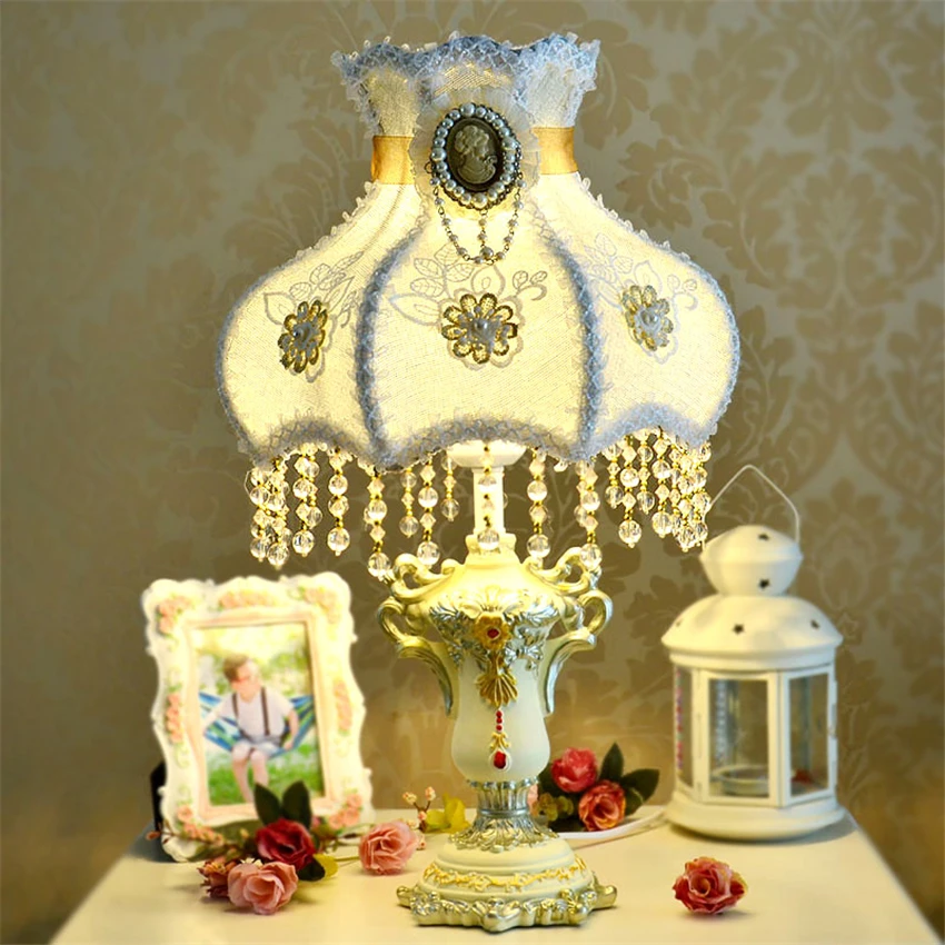 European Court Fabric Lace Table Lamps Study Princess Bedroom Decorative Table Lights Cute Wedding Gift Desk Lights Fixtures