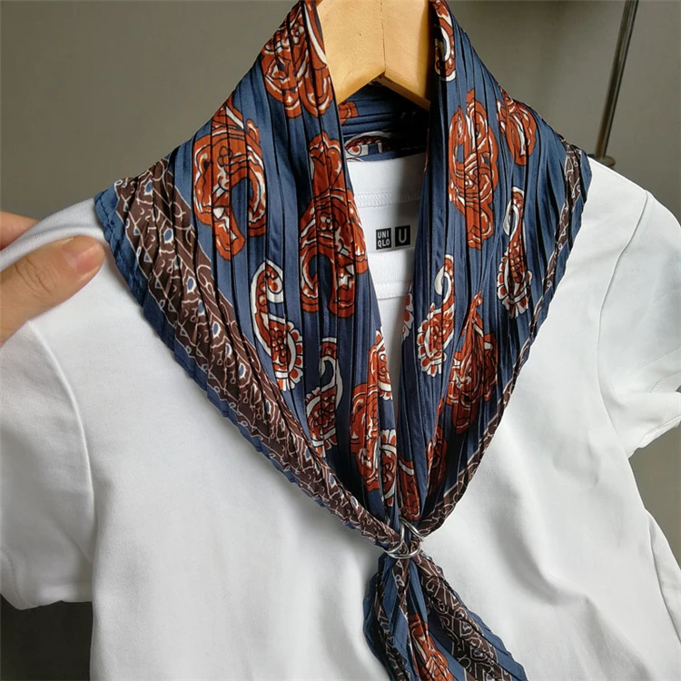 HOT SELLING Miyake pleated diamond print scarf IN STOCK