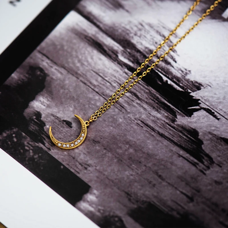 Wild&Free New Simple Crescent Moon Necklace Plain Half Moon Crystal Pendant Necklaces for Women Stainless Steel Fashion Jewelry