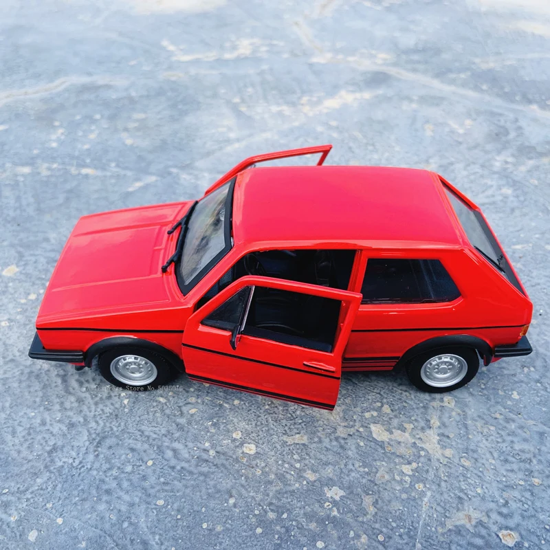 Bburago 1:24 폭스바겐 1979 골프 GTI MK1 시뮬레이션 합금 자동차 모델 공예 장식 컬렉션 장난감 도구 선물