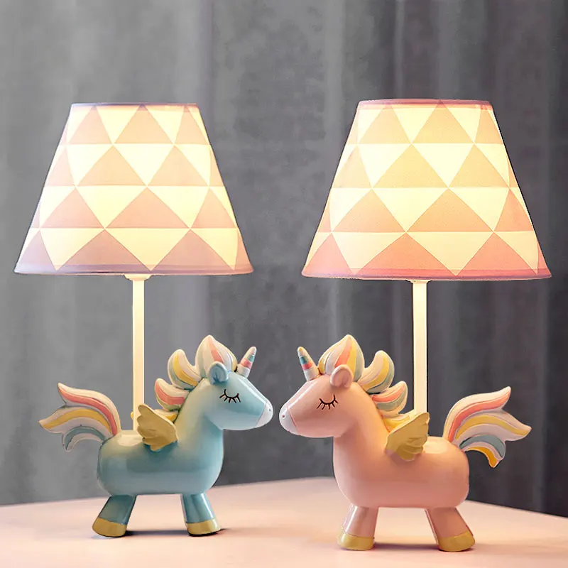

В виде единорога из мультфильма, светодиодные настольные лампы детская комната спальня для детей с изображением животных лошадь Led Настольная лампа современный стенд светильник светильники, детям, подарок на день рождения