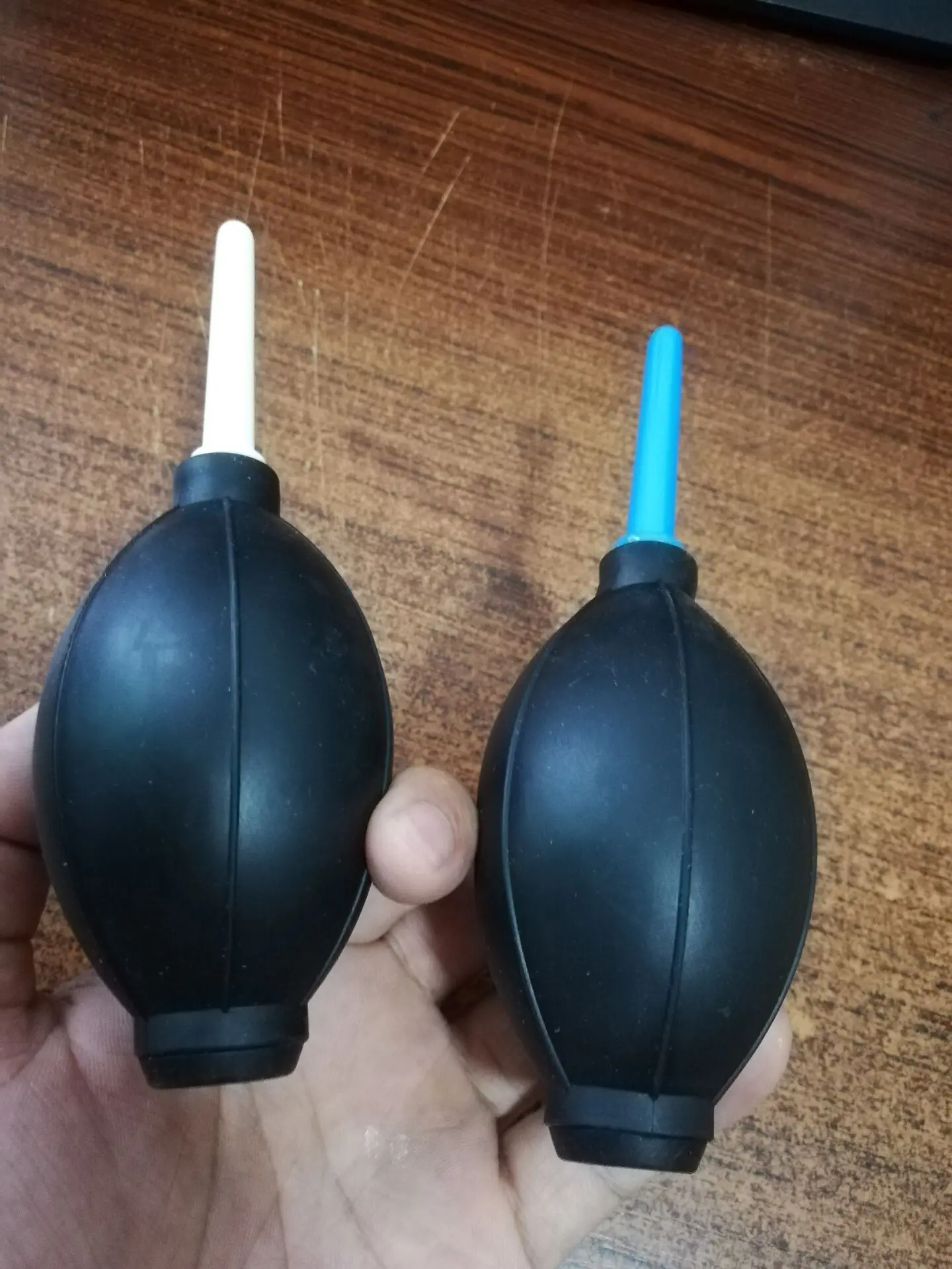 Universal Dust Blower Cleaner Rubber Air Blower Cleaning Tool for Camera Lens, Lens UV Filter, Sensor, DV and Computer Keyboard