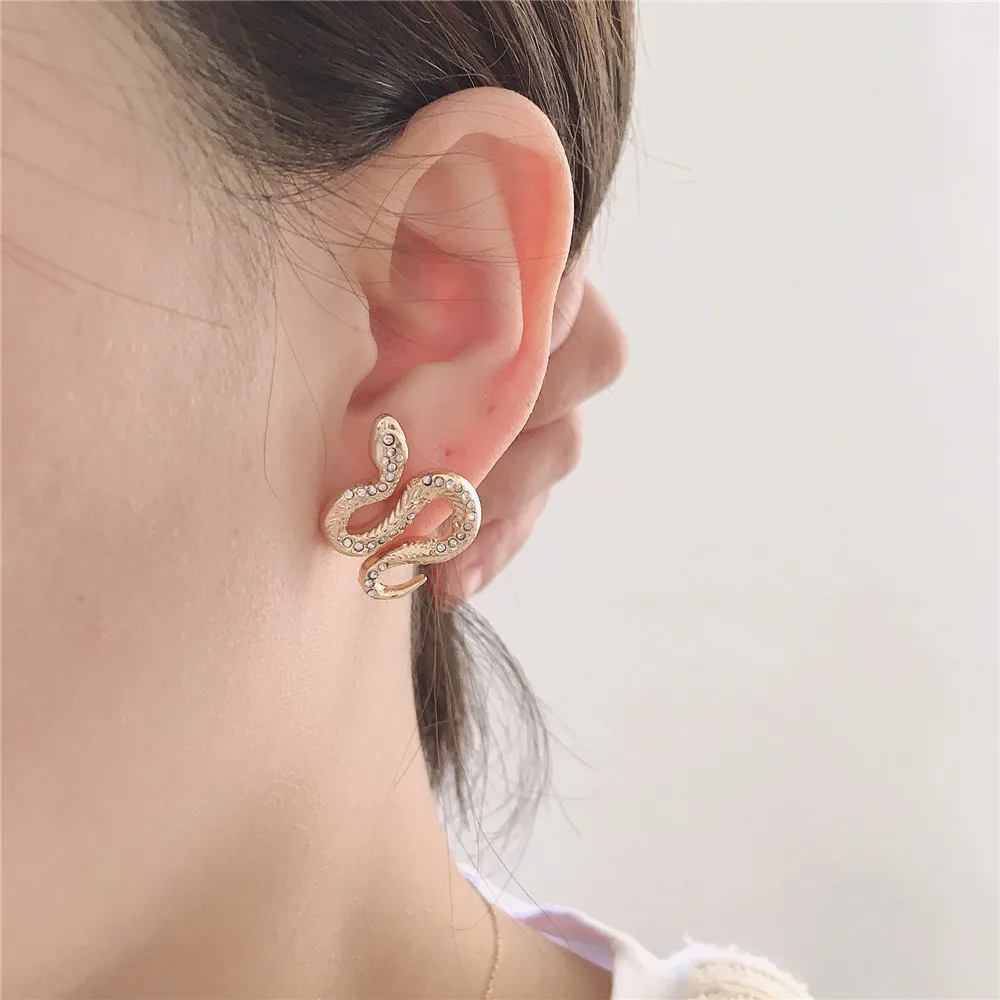 Sexy Gold Color Plating Animal Wild Snake Stud Earrings For Women Girl Elegant Gorgeous Lovely Romantic Unique Jewelry Accessory