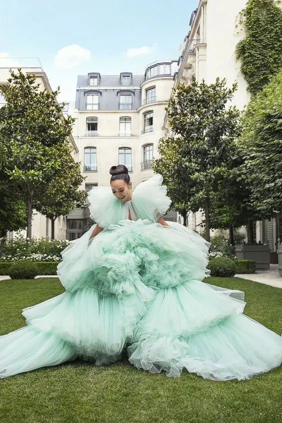 Magnifique robe de bal longue en Tulle, à volants, à plusieurs niveaux, manches courtes, grande taille, à la mode, 2010