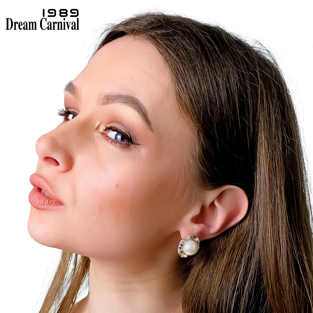 DreamCarnival1989 New Original Delicate Feminine Earrings for Women Ladies Dress-up Look Simulated Pearl Unique Jewelry WE3985