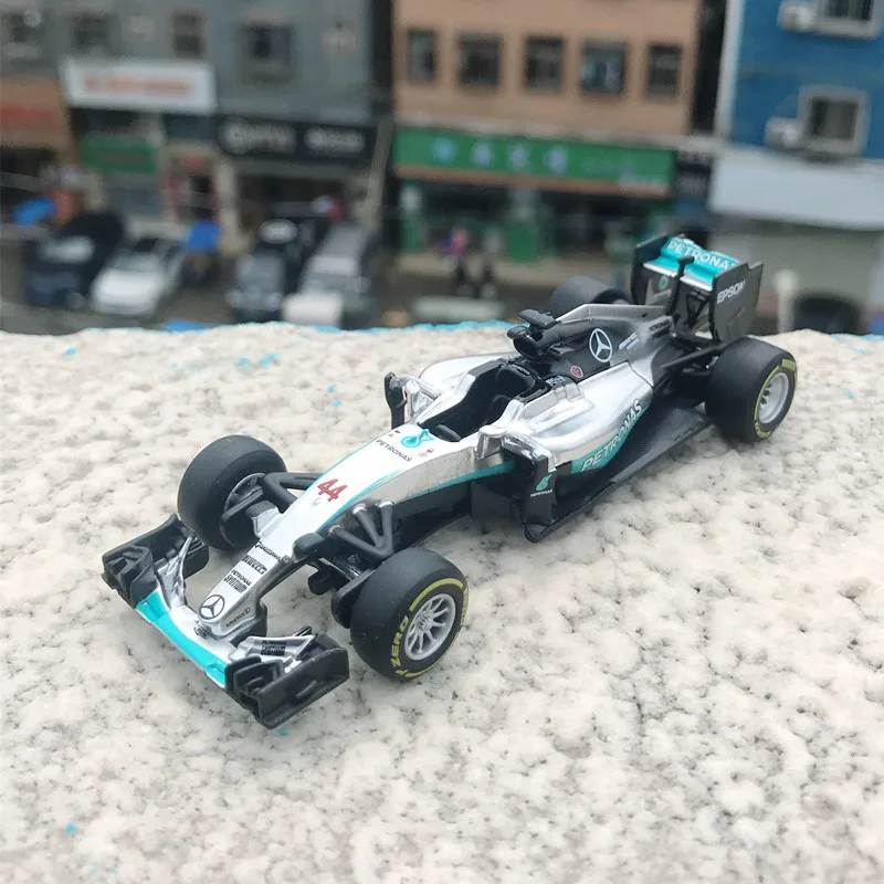 Bburago-coche de carreras de Fórmula 1:43 2019 W10 #77 #44 W07 #6 #44 F1, simulación estática, aleación fundida a presión, modelo de coche de