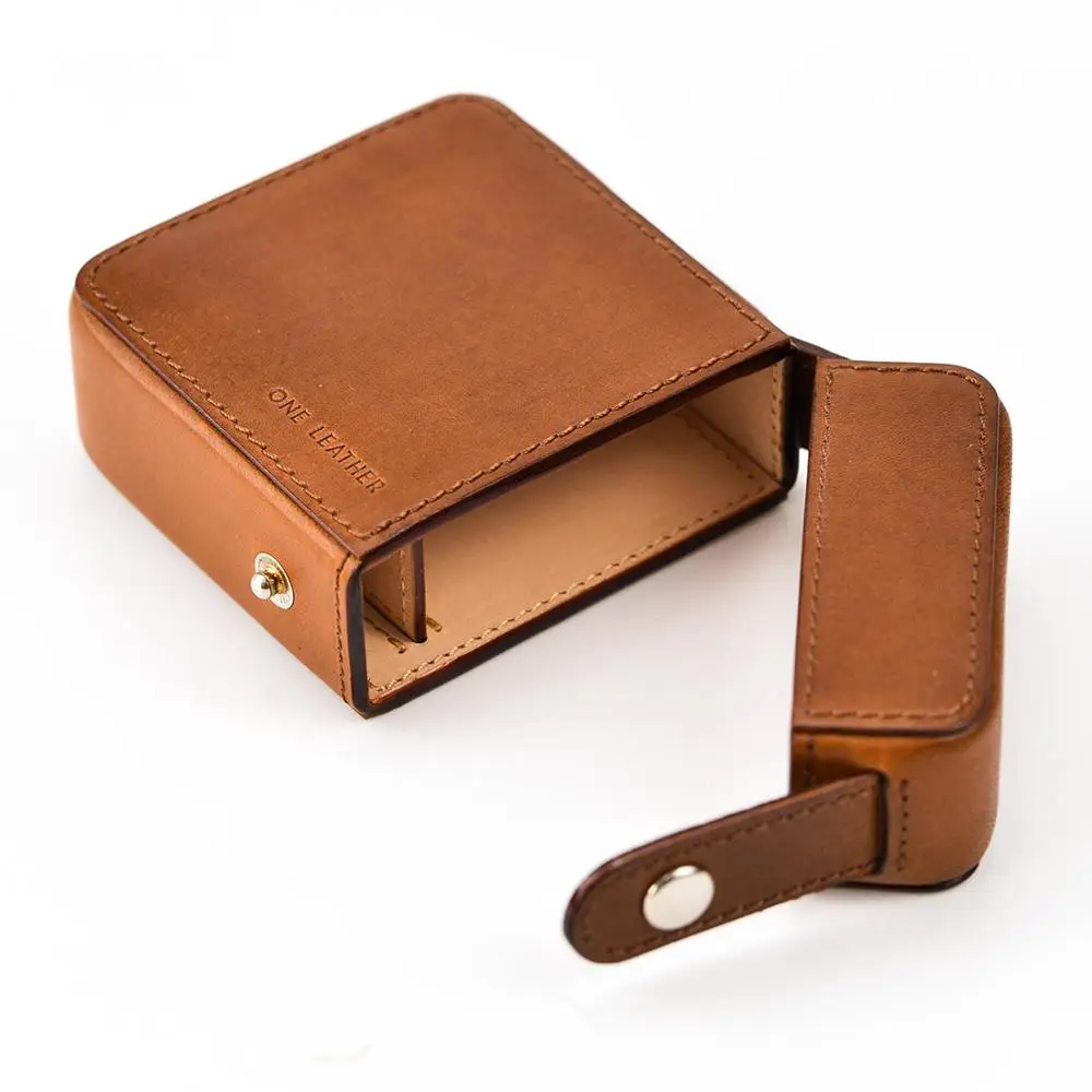 one leather cowhide large capacity cigarette box .can with built in lighter Cigar Case W2057-6