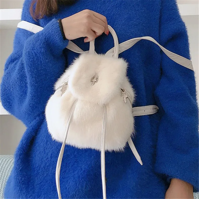 

Winter 2021 Latest Fur Bags,Women′s Handbags,Shoulder Bags,100% Mink Fur Straw Bags,Fashionable High-end Atmoshere