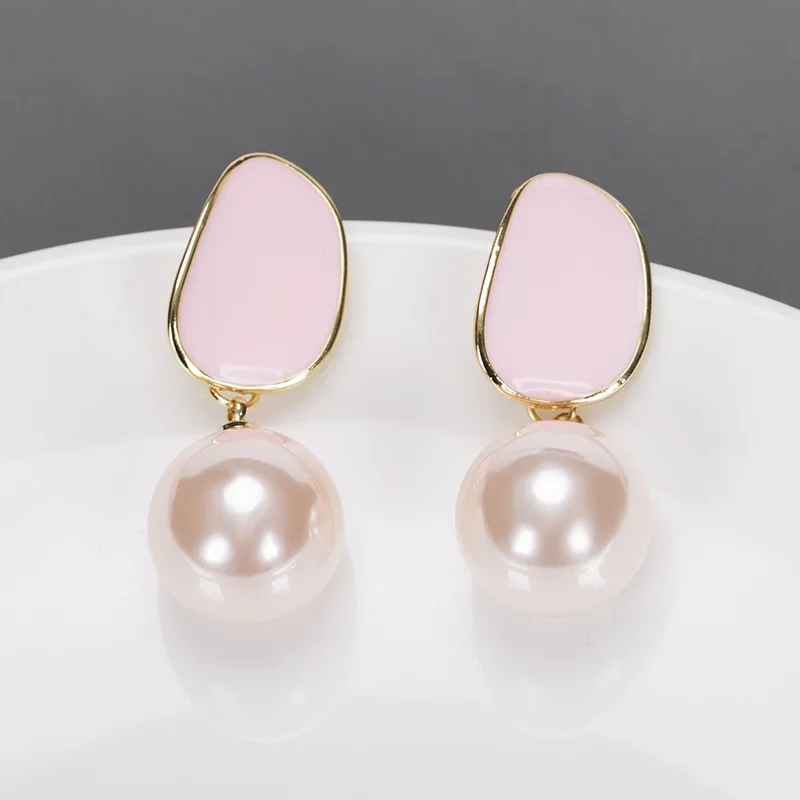 2023 Korean Fashion Elegant Big Red Simulated Pearl Earrings Gold Color Droplet Pendant Earrings Women\'s Jewelry