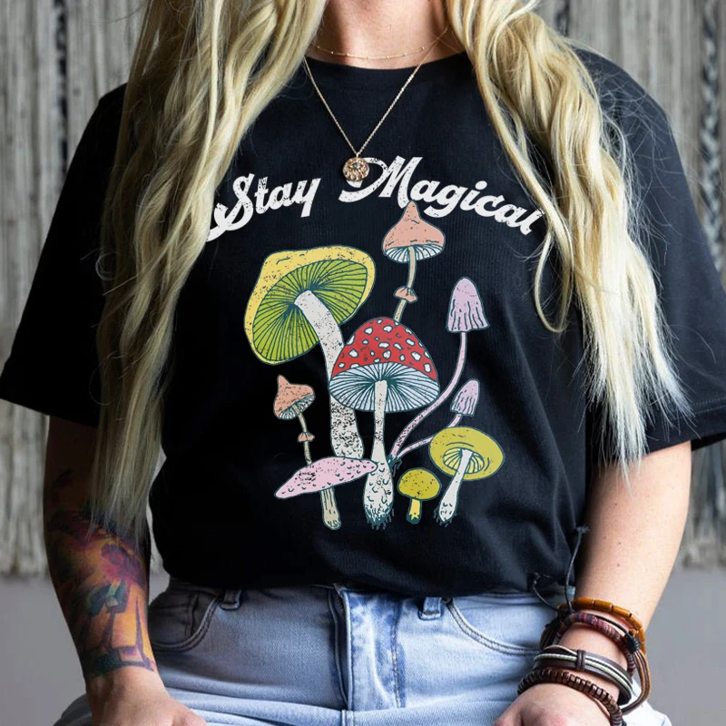 

Cute Mushroom Stay Magical Letter Lamb Cartoons Print Summer Tees Harajuku Fun Casual Chic Vintage Kawaii Women Top T-Shirt