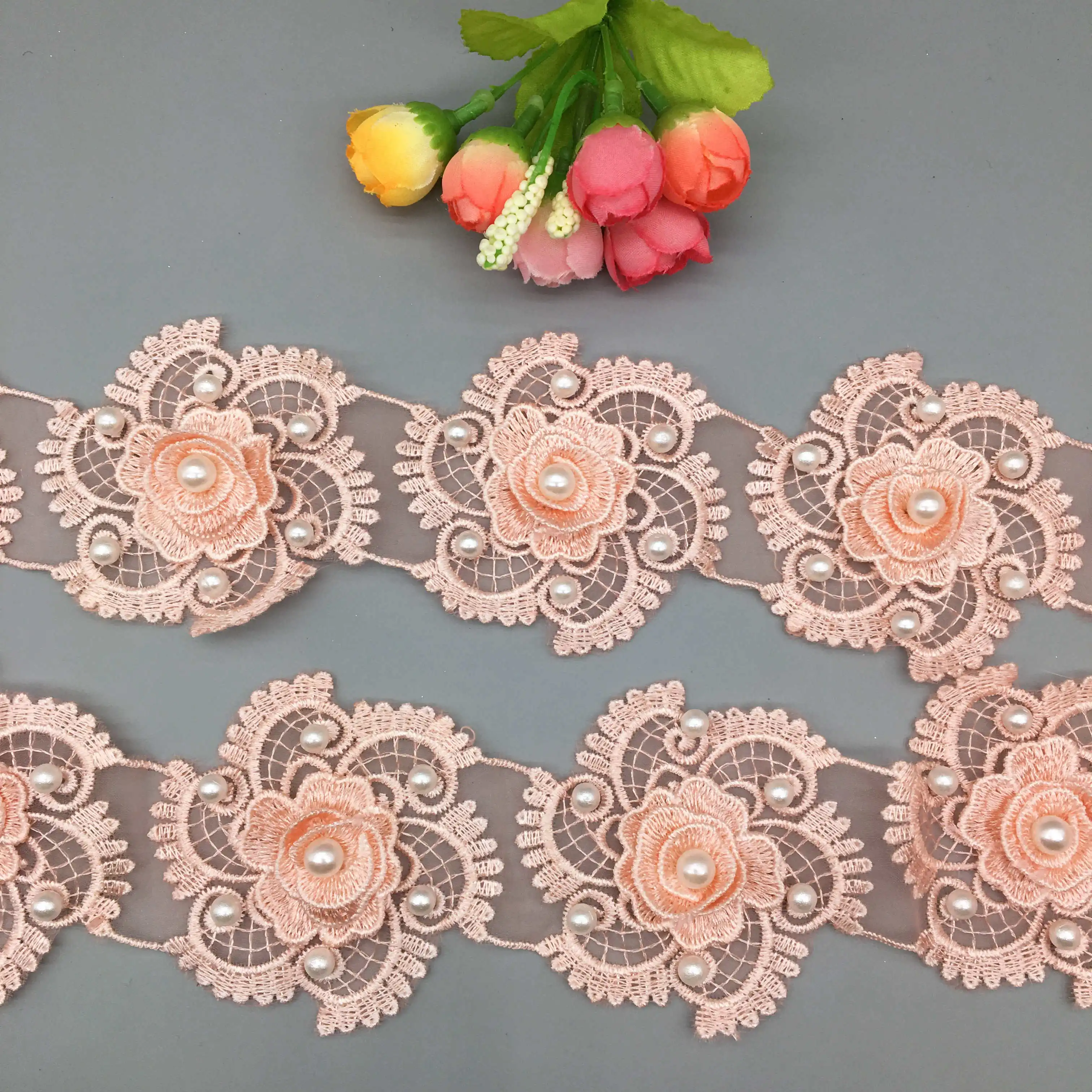 1 Yard 7CM nastro di pizzo rosa perla fiore rosa ricamato pizzo Patch Patch tessuto cucito mestiere Costume abito da sposa decorazione